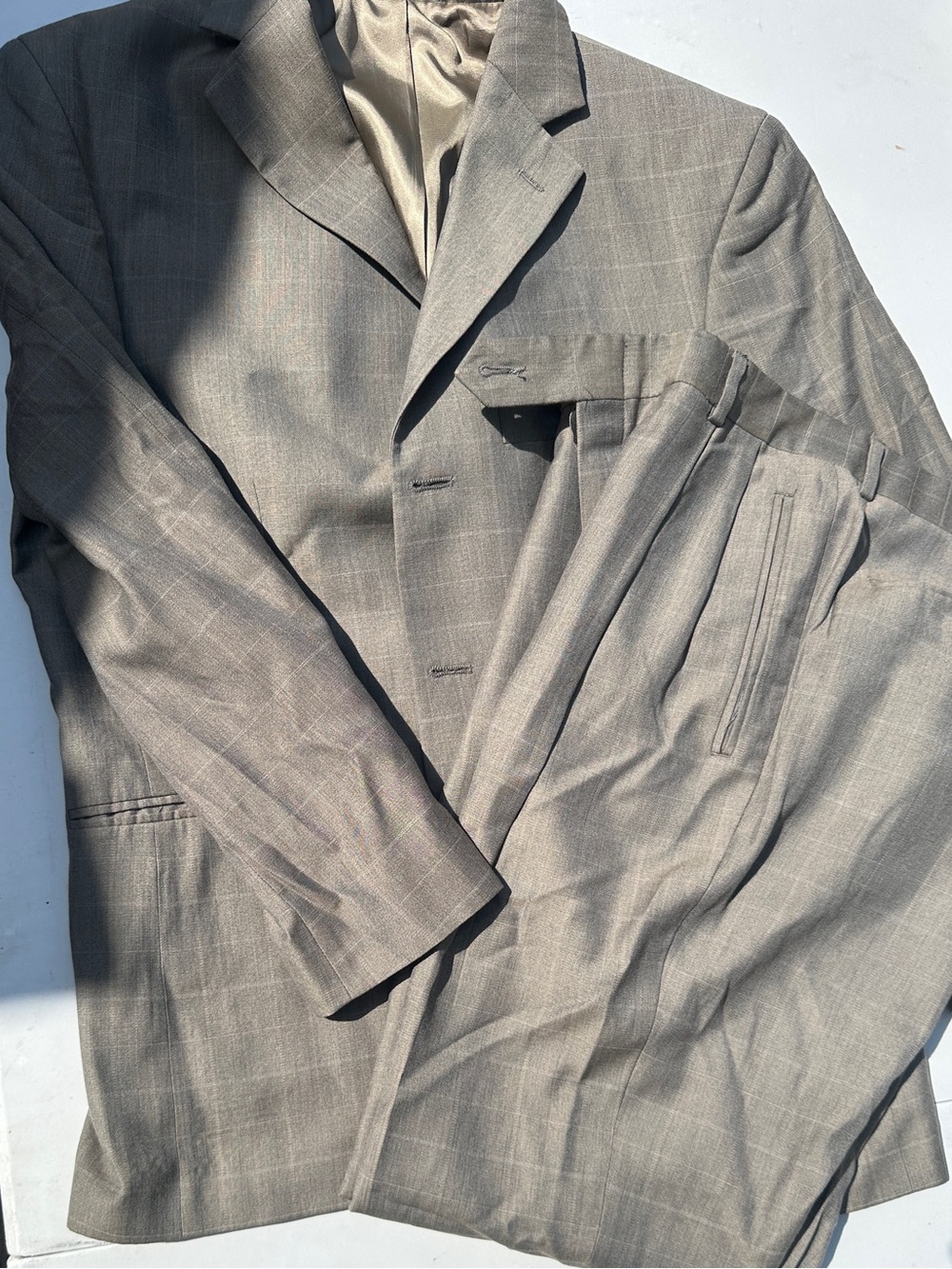 Geoffrey Beene Light Gray Windowpane Suit Jacket & Trousers